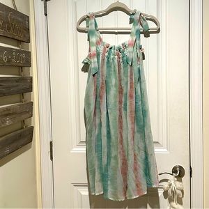 Davi & Dani size small dress! CUTEST DRESS WORN ONE TIME!